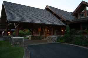 Glacier Mountain Lodge - Entrance