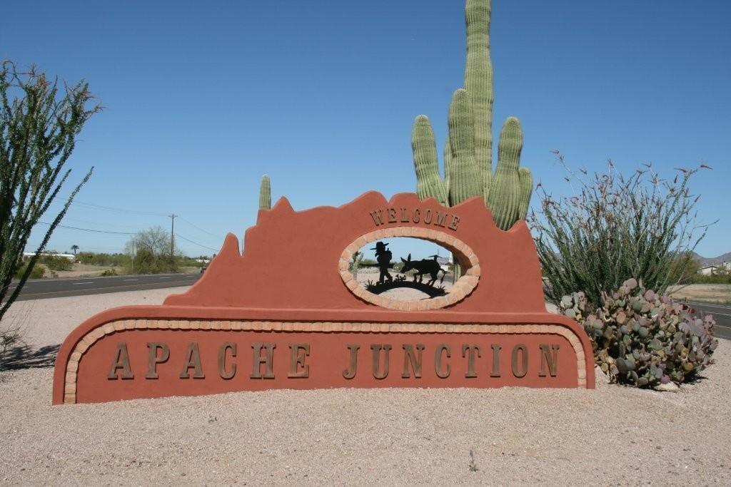 Apache Junction The gateway to the Superstition Mountains
