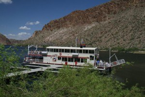 Dolly Steamboat at Canyon Lake